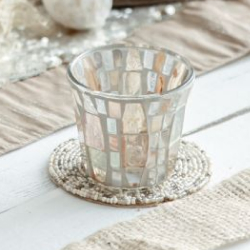 ガラスでできたキャンドルホルダー