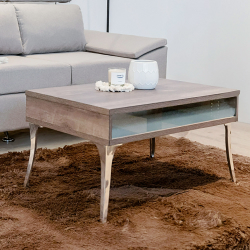 木製のテーブル